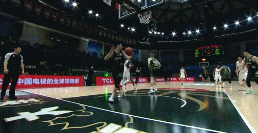 世界杯高清赛事直播-爆发内讧！南京同曦主帅：比赛出现了突发情况 我们做一些调整|王世龙|福建男篮|赵柏清|郭昊文|男篮_新浪体育_新浪新闻